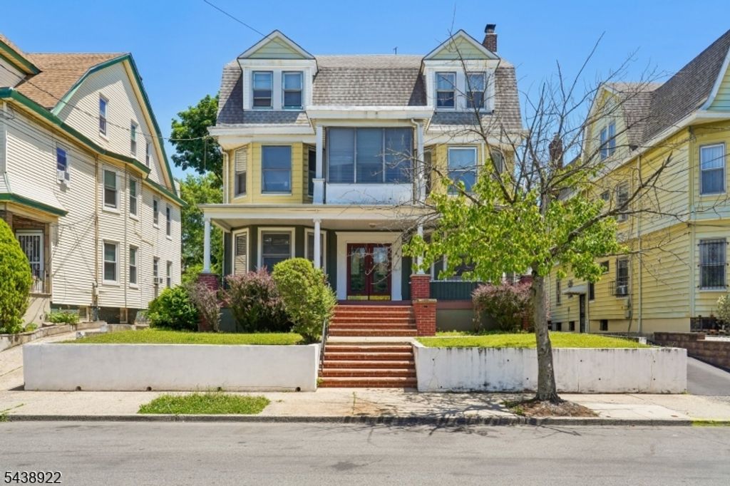 20 Leo Pl, Newark City, NJ 07108