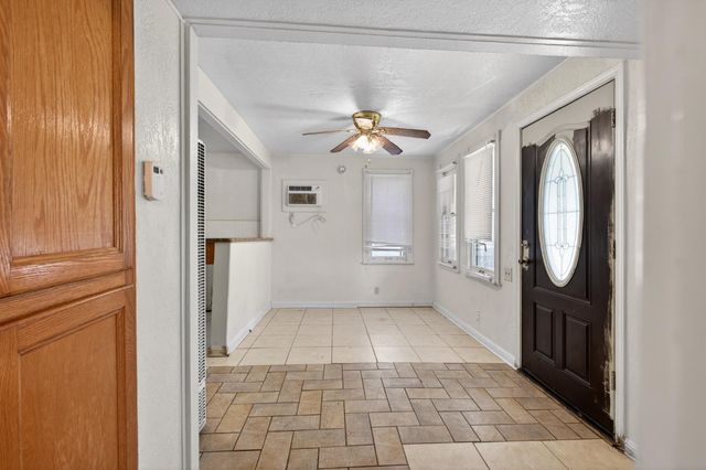 2611 W Acacia St, Stockton, CA 95203