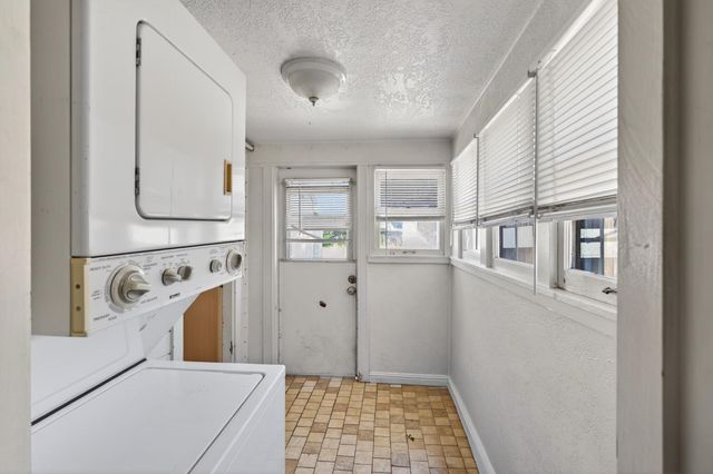 2611 W Acacia St, Stockton, CA 95203