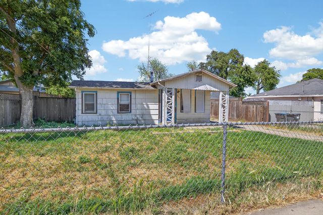 2611 W Acacia St, Stockton, CA 95203