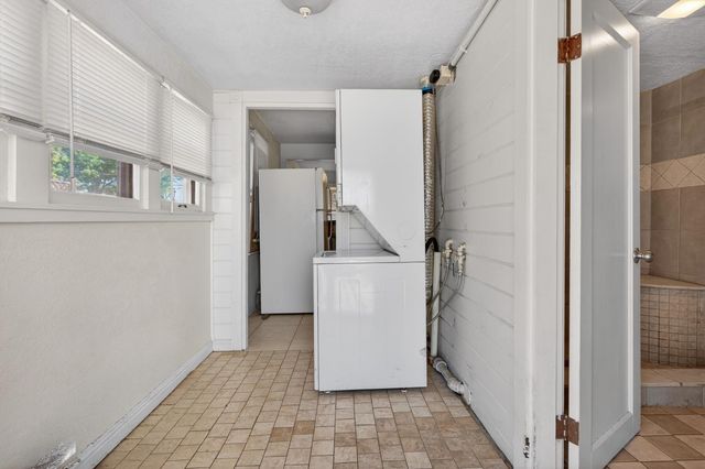 2611 W Acacia St, Stockton, CA 95203