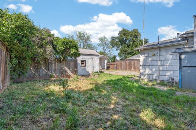 2611 W Acacia St, Stockton, CA 95203