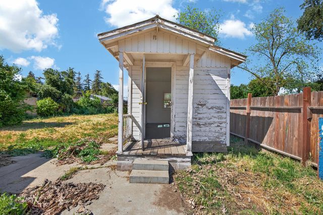 2611 W Acacia St, Stockton, CA 95203