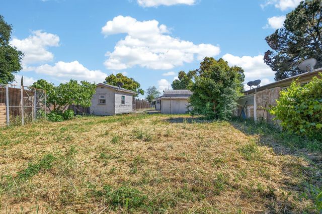 2611 W Acacia St, Stockton, CA 95203