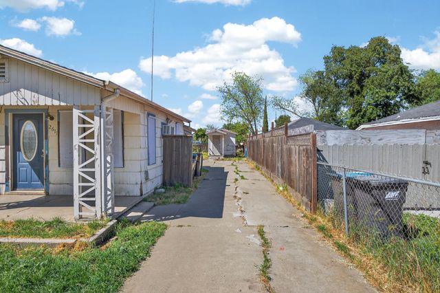2611 W Acacia St, Stockton, CA 95203