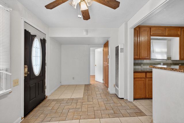 2611 W Acacia St, Stockton, CA 95203