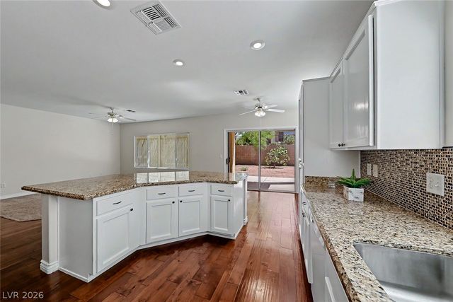 2565 Gilbertville Avenue, Henderson, NV 89052