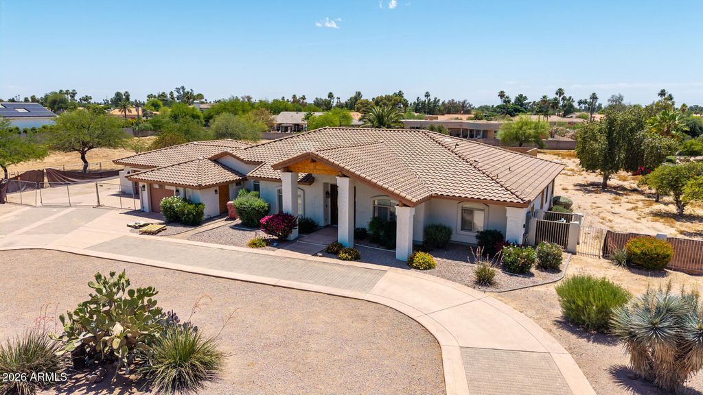 Image 18 of property listing at 10431 E MARY KATHERINE Drive, Scottsdale, AZ 85259