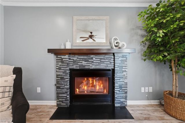 806 Duncombe LN, Newport News, VA 23608