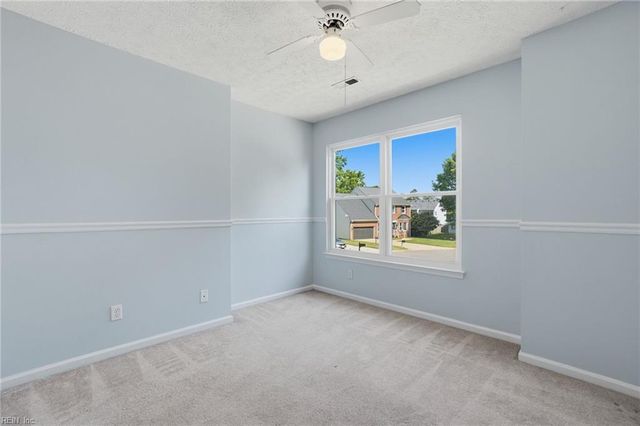806 Duncombe LN, Newport News, VA 23608