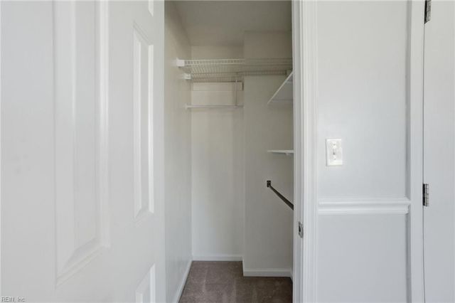 806 Duncombe LN, Newport News, VA 23608