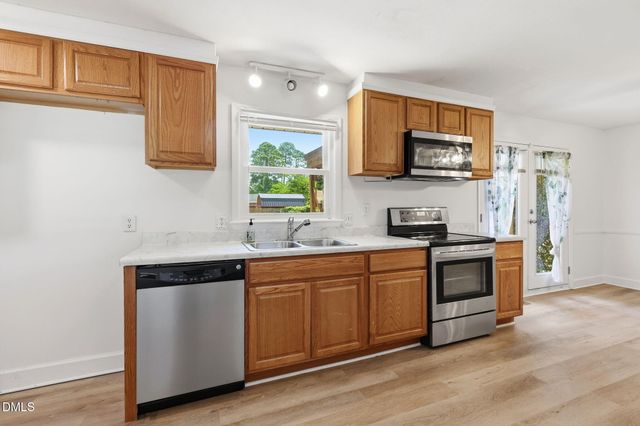 1011 Bingham, Fayetteville, NC 28304