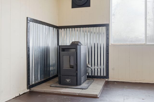 624 N Clark Street, Everton, MO 65646