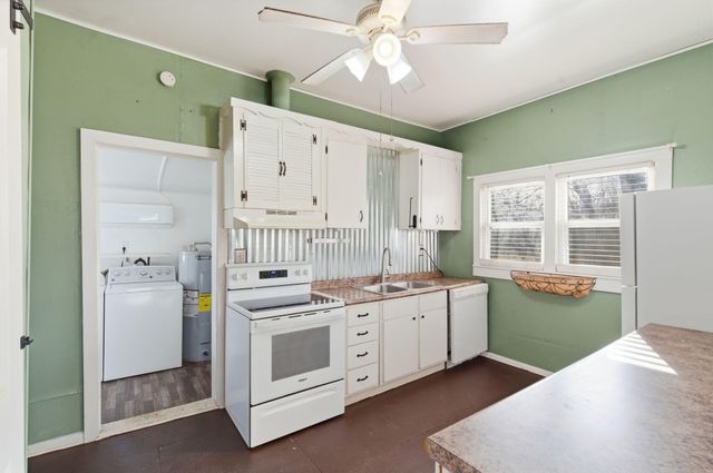 624 N Clark Street, Everton, MO 65646