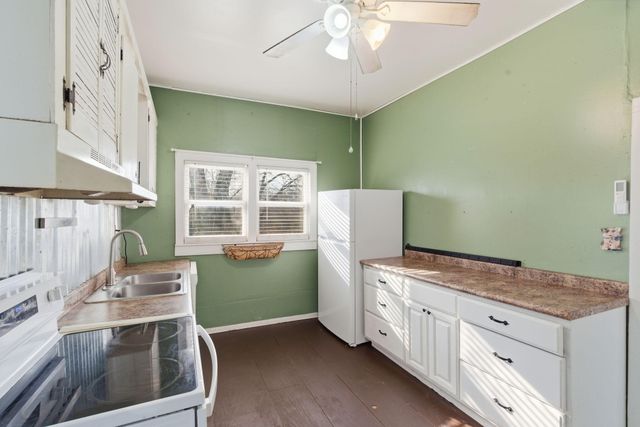 624 N Clark Street, Everton, MO 65646