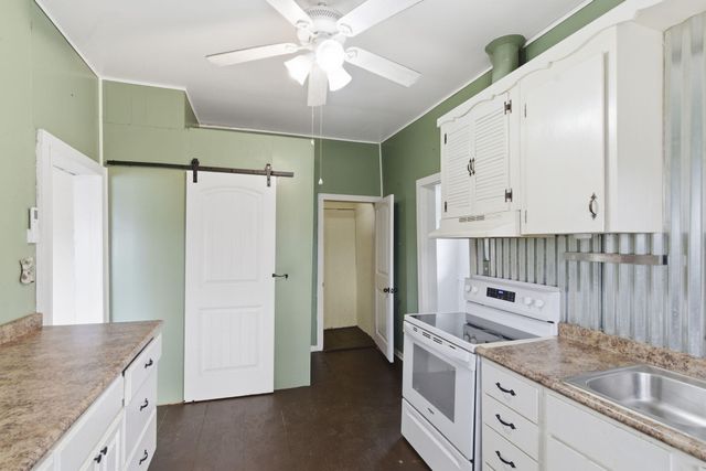 624 N Clark Street, Everton, MO 65646