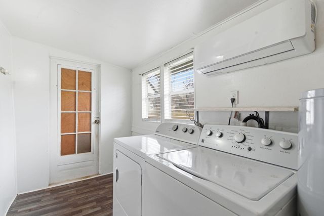 624 N Clark Street, Everton, MO 65646