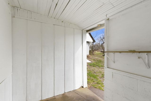 624 N Clark Street, Everton, MO 65646