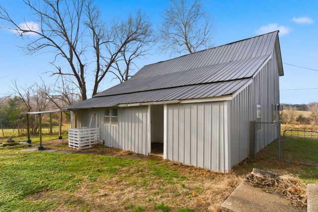 624 N Clark Street, Everton, MO 65646