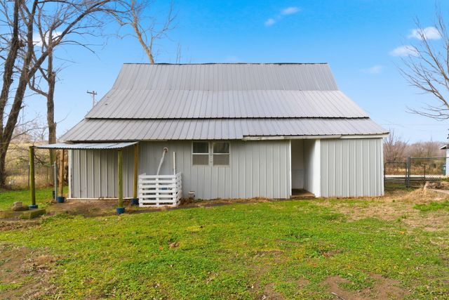 624 N Clark Street, Everton, MO 65646