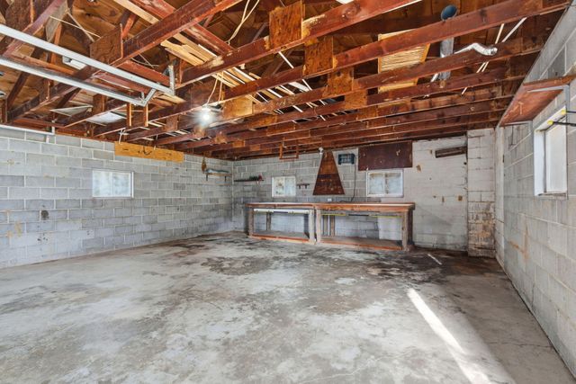 624 N Clark Street, Everton, MO 65646