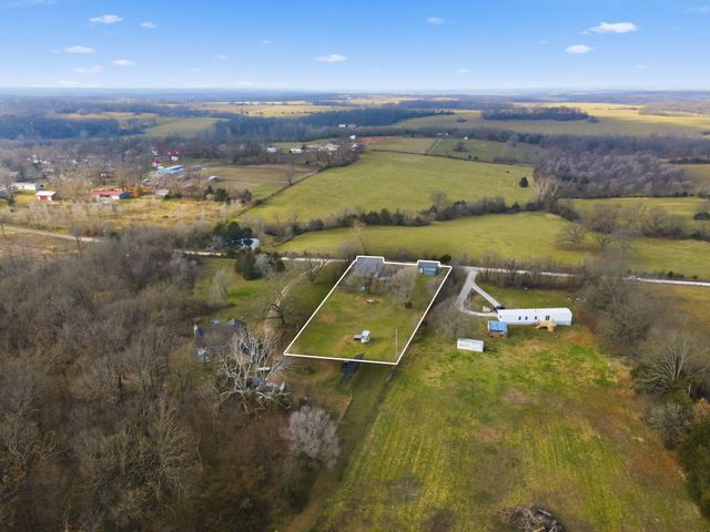 624 N Clark Street, Everton, MO 65646