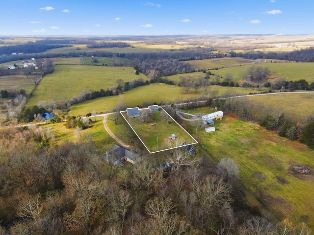 624 N Clark Street, Everton, MO 65646