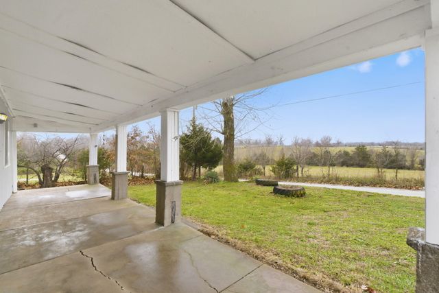 624 N Clark Street, Everton, MO 65646