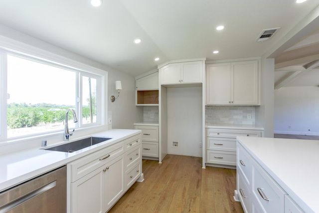 11012 Olive Rd, Oakdale, CA 95361