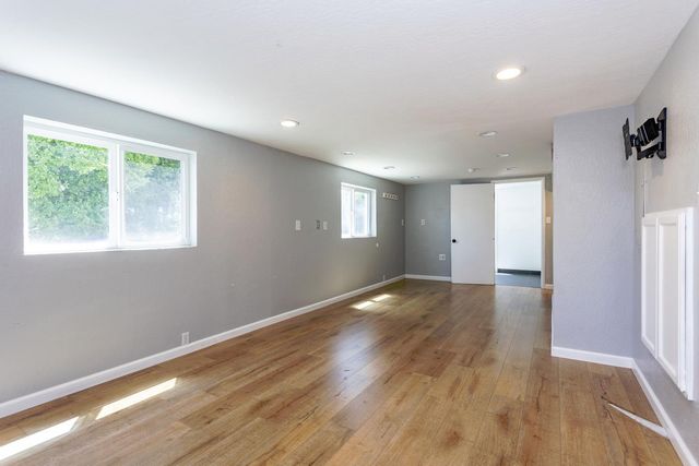 11012 Olive Rd, Oakdale, CA 95361