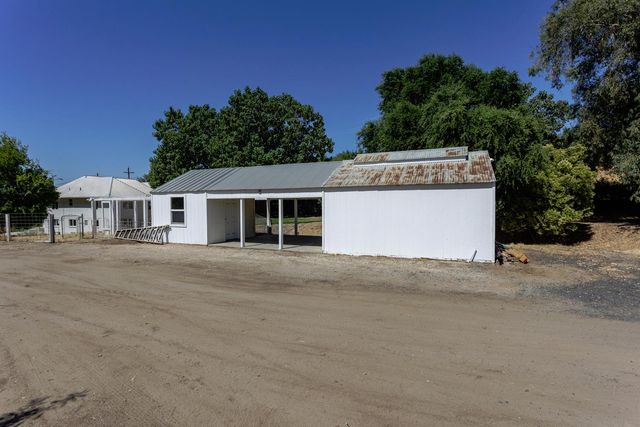 11012 Olive Rd, Oakdale, CA 95361