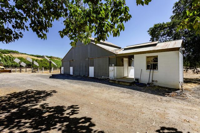 11012 Olive Rd, Oakdale, CA 95361