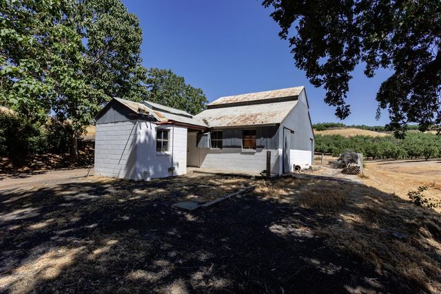11012 Olive Rd, Oakdale, CA 95361