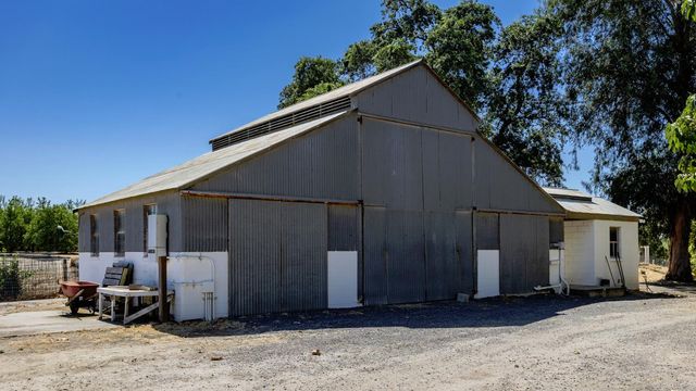 11012 Olive Rd, Oakdale, CA 95361