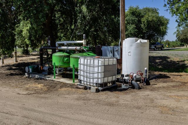 11012 Olive Rd, Oakdale, CA 95361