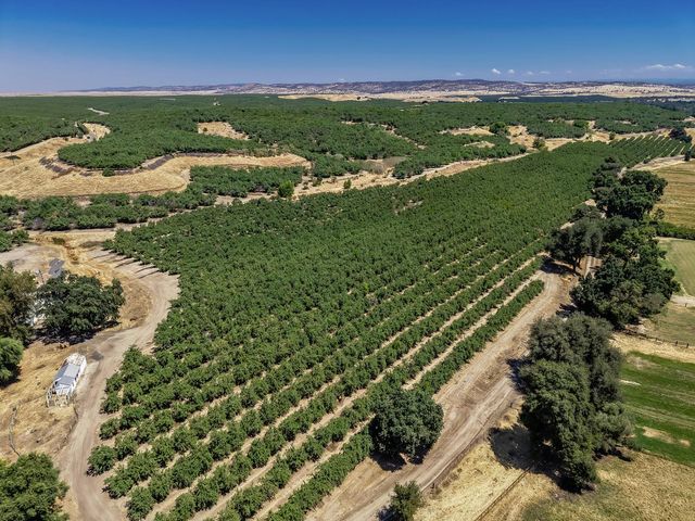 11012 Olive Rd, Oakdale, CA 95361