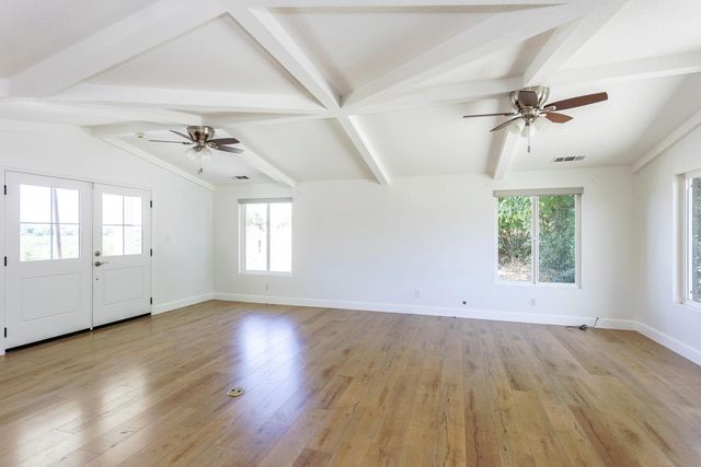 11012 Olive Rd, Oakdale, CA 95361