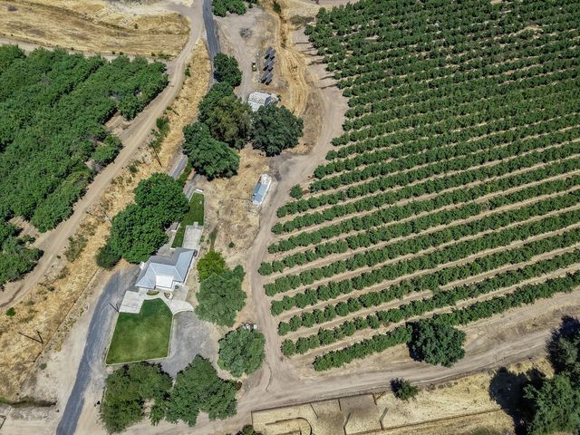 11012 Olive Rd, Oakdale, CA 95361