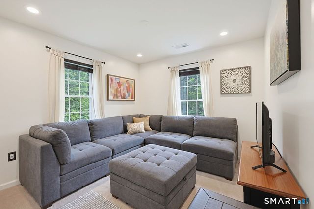34 Foxglove Circle, Haddam, CT 06441