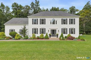 34 Foxglove Circle, Haddam, CT 06441