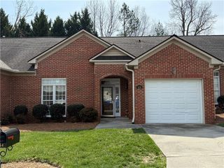 454 Northbridge Drive, High Point, NC 27265