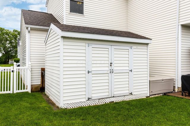 206 Dowler Drive, Ashville, OH 43103