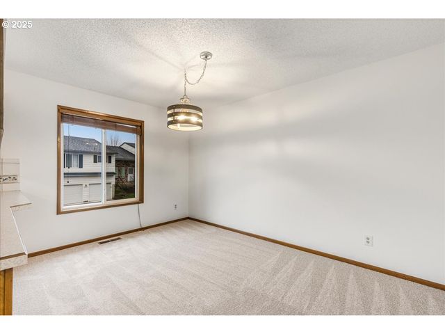 14812 Ne ROSE Pkwy, Portland, OR 97230