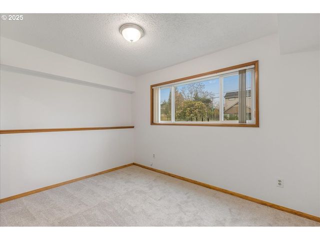 14812 Ne ROSE Pkwy, Portland, OR 97230