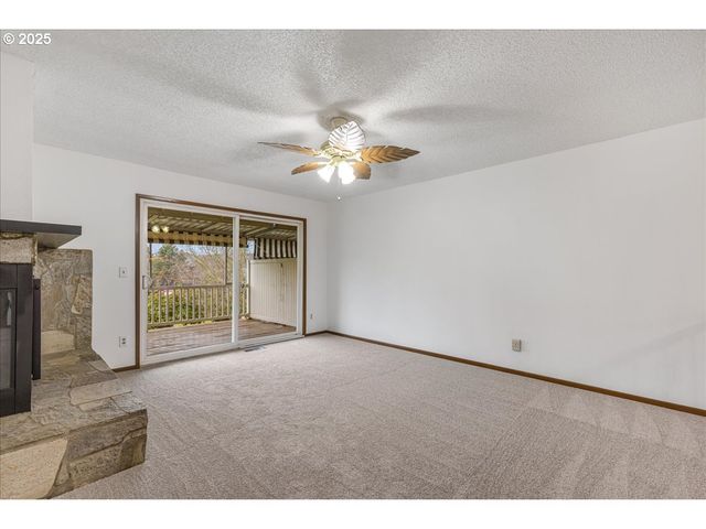 14812 Ne ROSE Pkwy, Portland, OR 97230