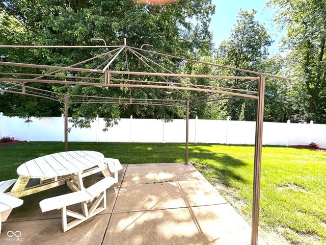 10058 Three Star Court, Avon, IN 46123