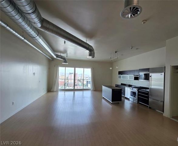 200 Hoover Avenue 1910, Las Vegas, NV 89101