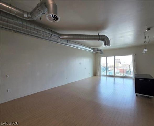 200 Hoover Avenue 1910, Las Vegas, NV 89101