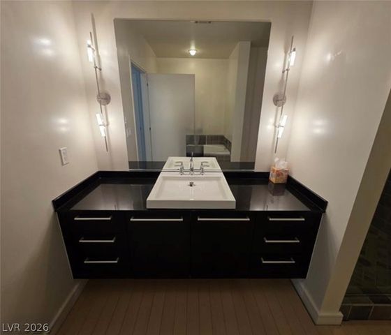 200 Hoover Avenue 1910, Las Vegas, NV 89101