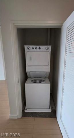 200 Hoover Avenue 1910, Las Vegas, NV 89101